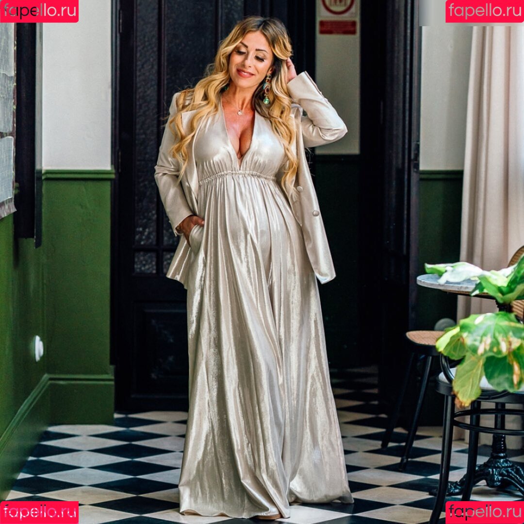 Gülcan Kamps Onlyfans Photo Gallery 