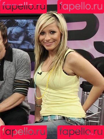 Gülcan Kamps Onlyfans Photo Gallery 