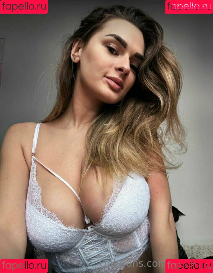 wetanja Onlyfans Photo Gallery 