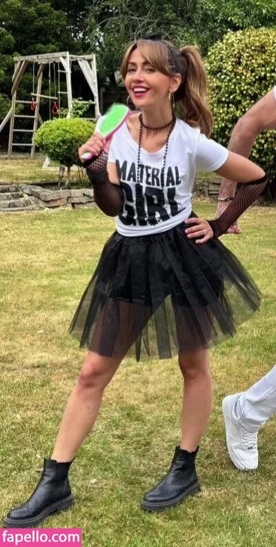 Samia Ghadie Onlyfans Photo Gallery 