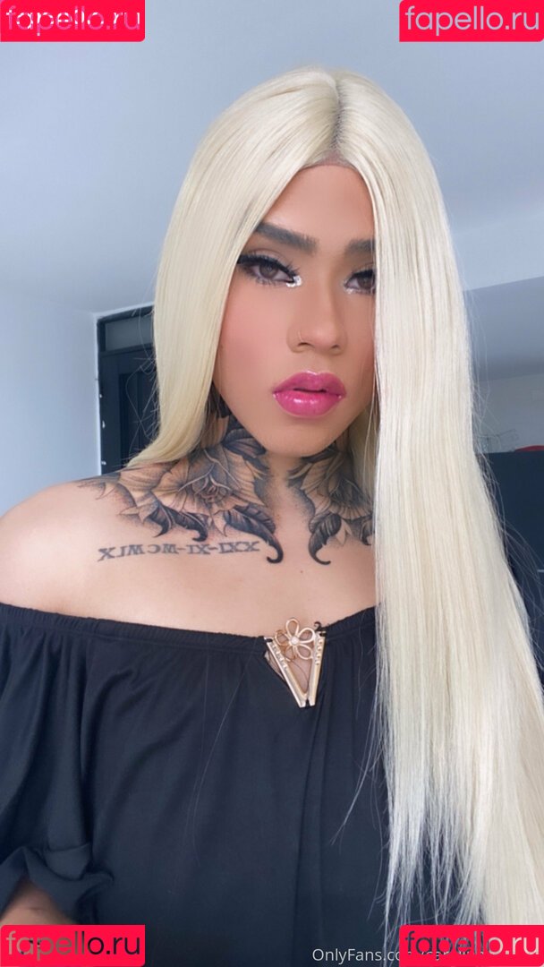 carolinewillsom Onlyfans Photo Gallery 