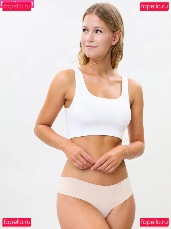 Melanie Kroll Onlyfans Photo Gallery 