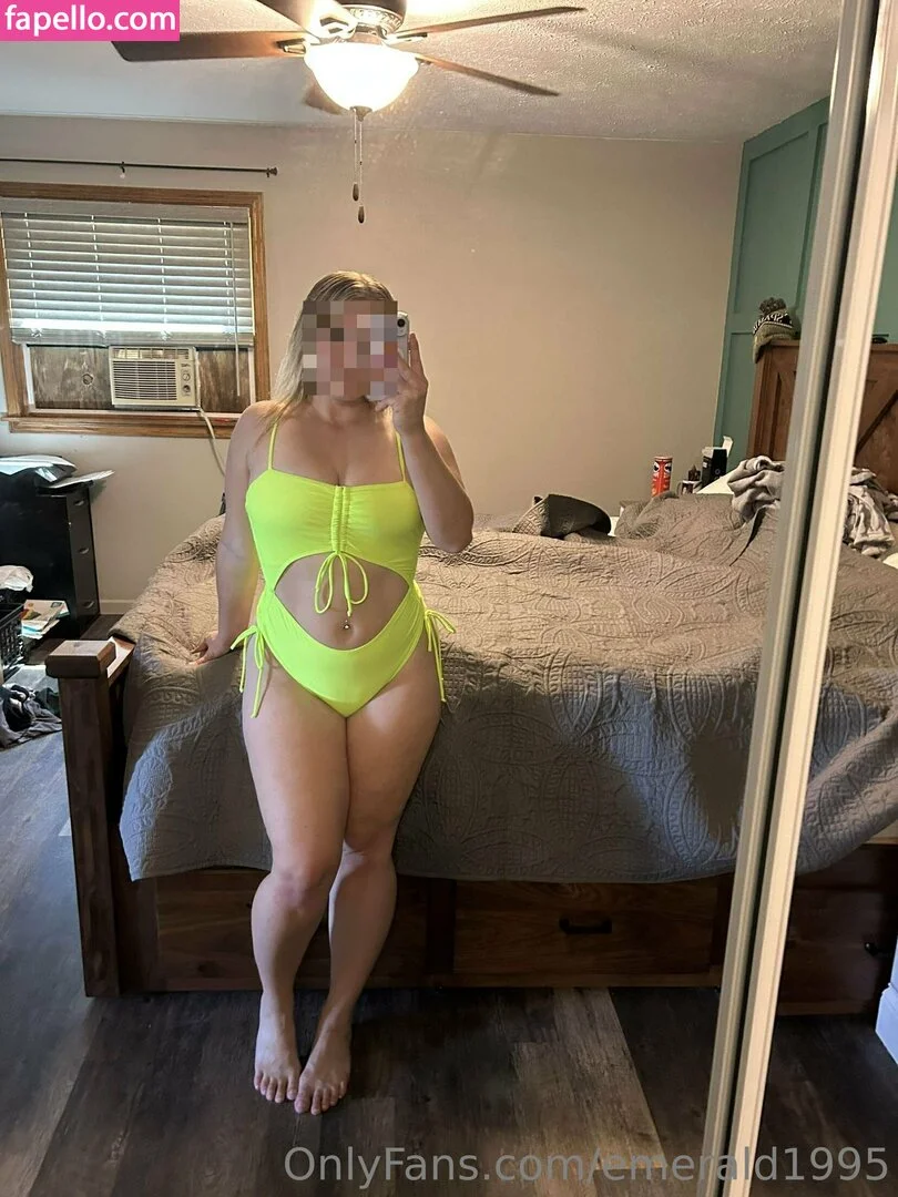 emerald1995 Onlyfans Photo Gallery 