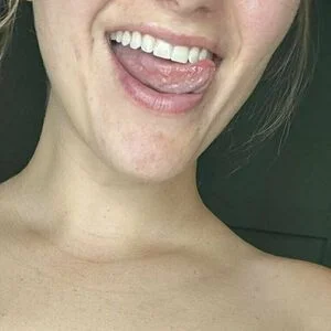 emerald1995 Onlyfans Photo Gallery 