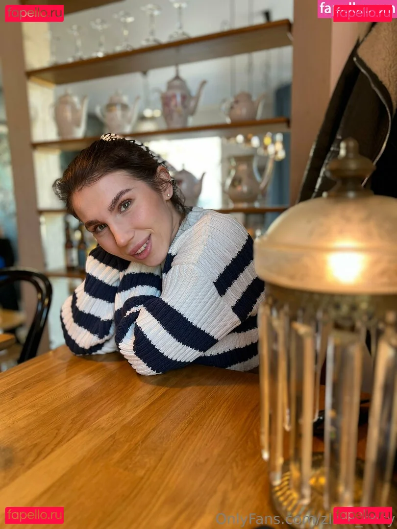 divine_laura Onlyfans Photo Gallery 