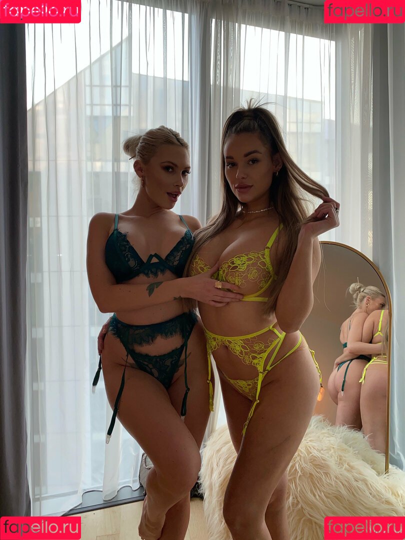 mikkib Onlyfans Photo Gallery 