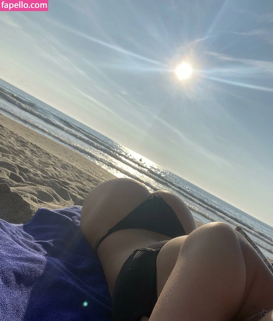 yourtinygf Onlyfans Photo Gallery 