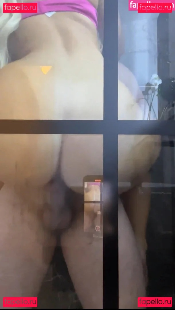 Ariagreyx Onlyfans Photo Gallery 