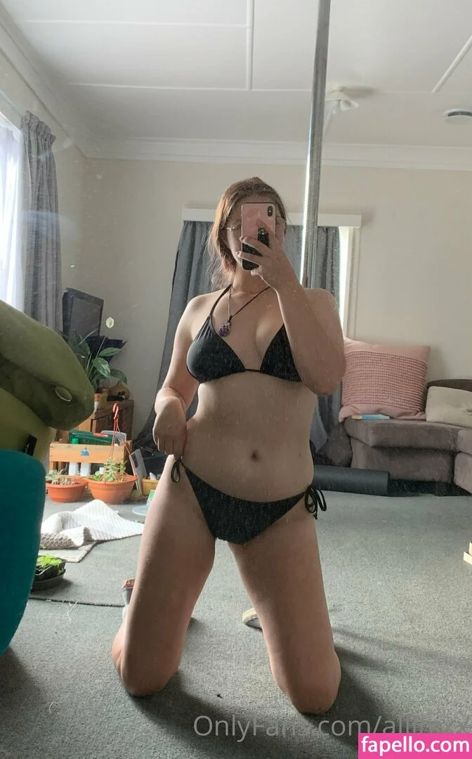 allinixx Onlyfans Photo Gallery 