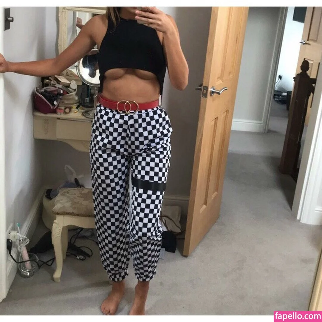 Lucy Beverley Onlyfans Photo Gallery 