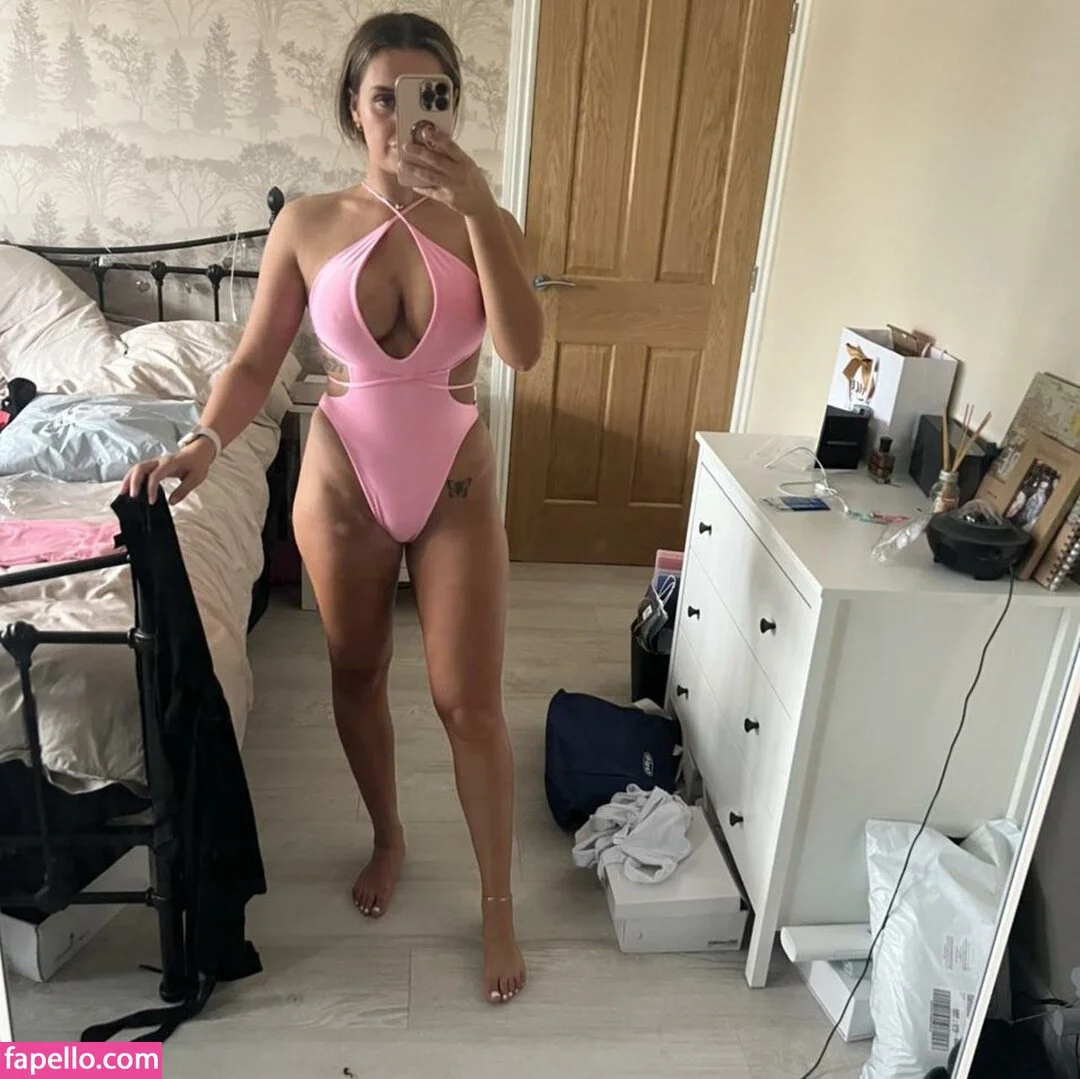 Lucy Beverley Onlyfans Photo Gallery 