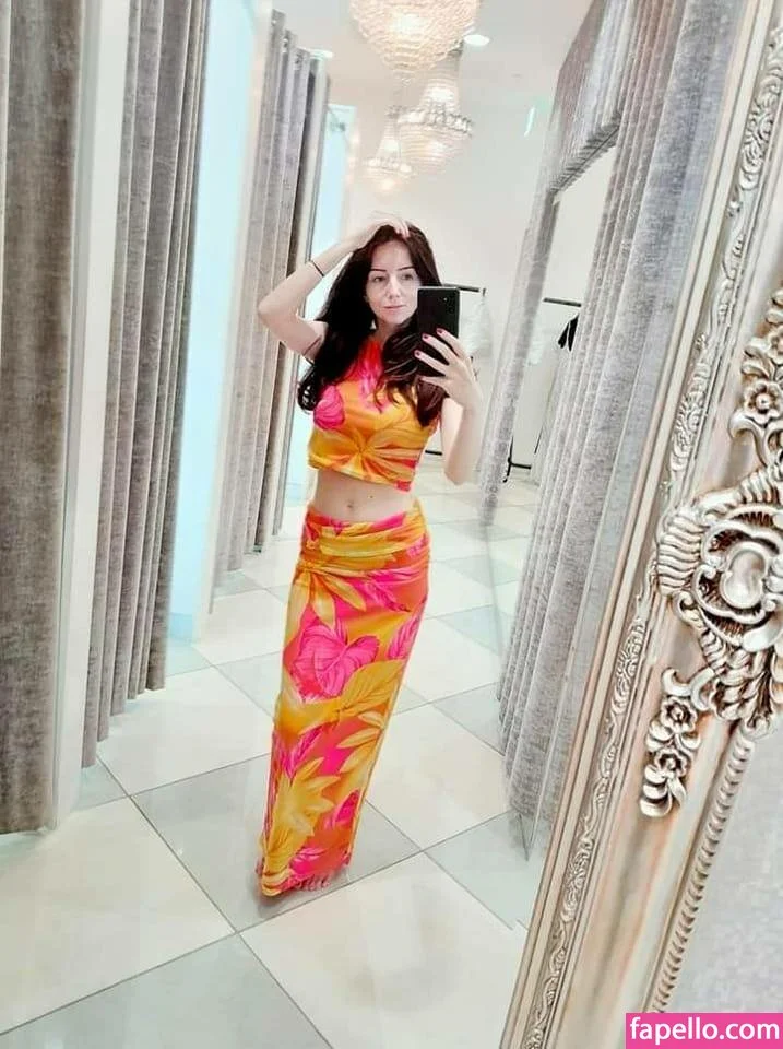 Summer Siempre Onlyfans Photo Gallery 