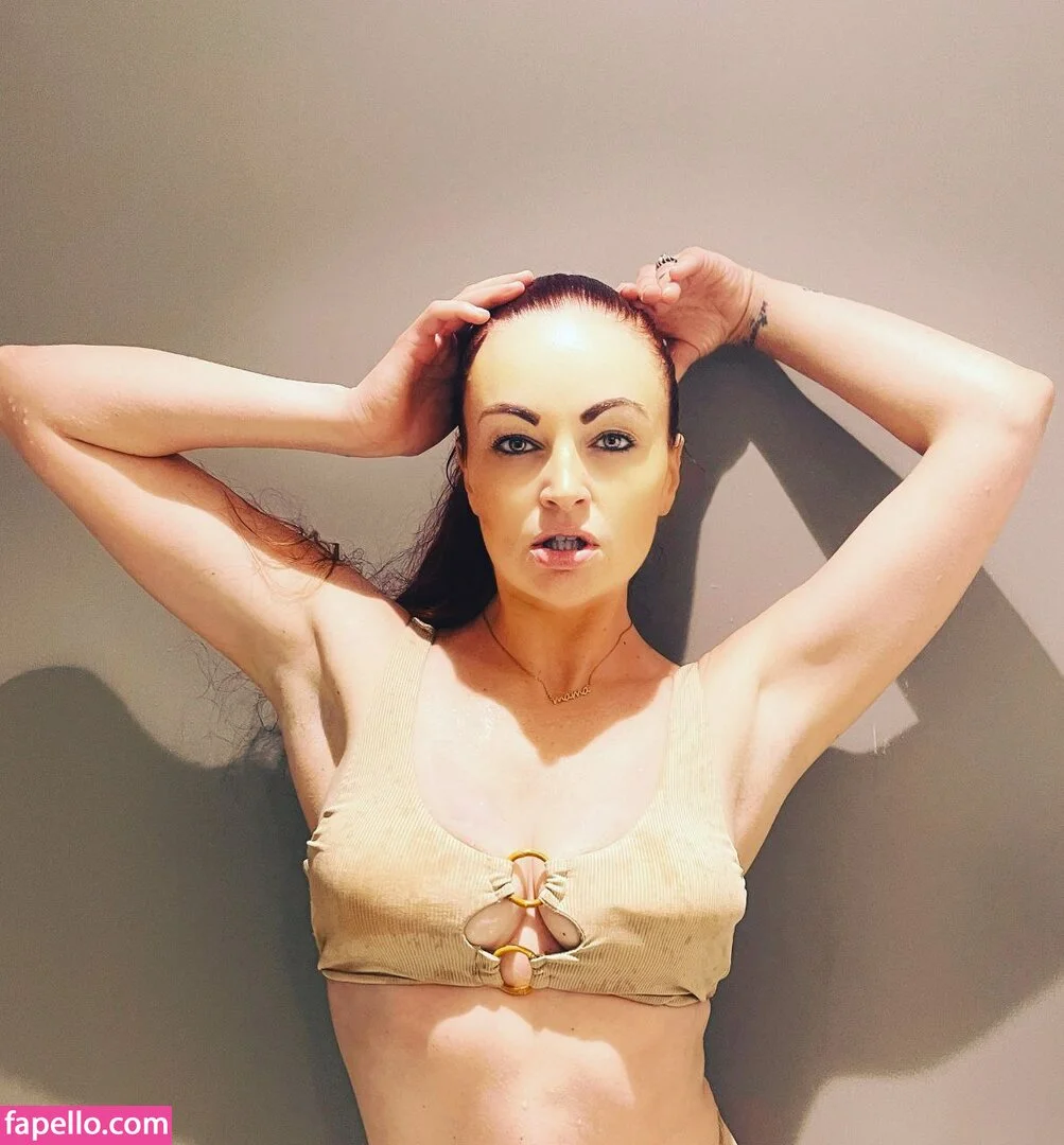 WomenWrestling Onlyfans Photo Gallery 