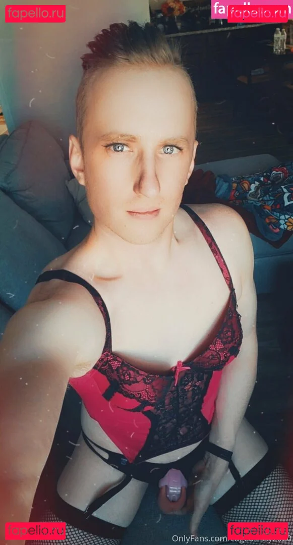 cagedsissy2020 Onlyfans Photo Gallery 