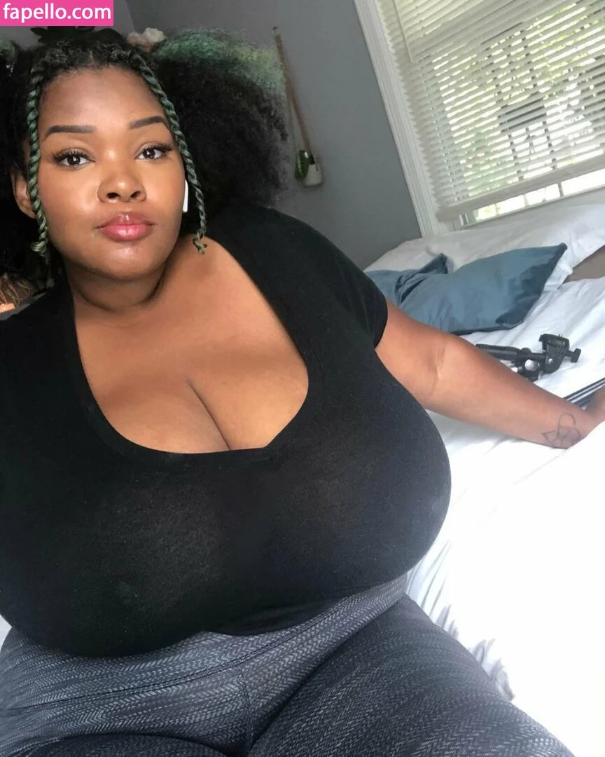 MsMoodyBB Onlyfans Photo Gallery 