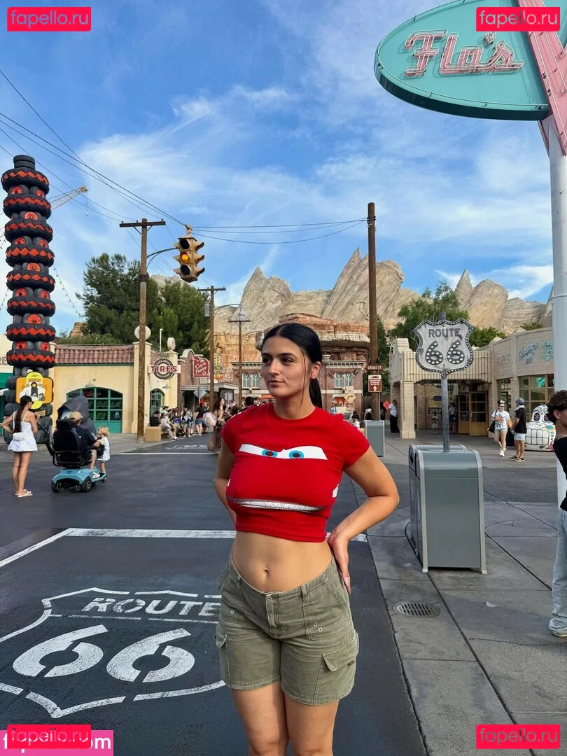 Lenna Vivas Onlyfans Photo Gallery 