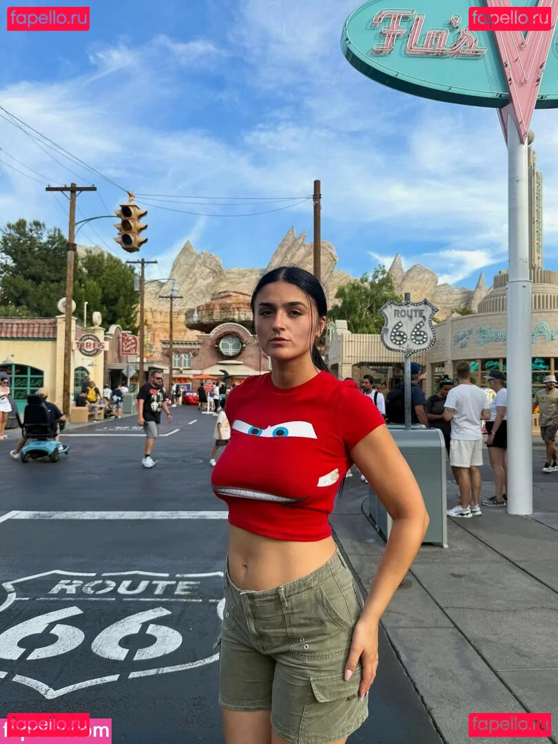 Lenna Vivas Onlyfans Photo Gallery 