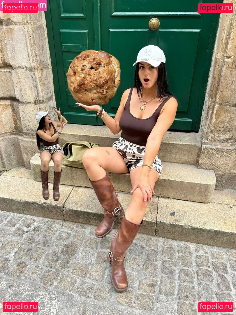 Lenna Vivas Onlyfans Photo Gallery 