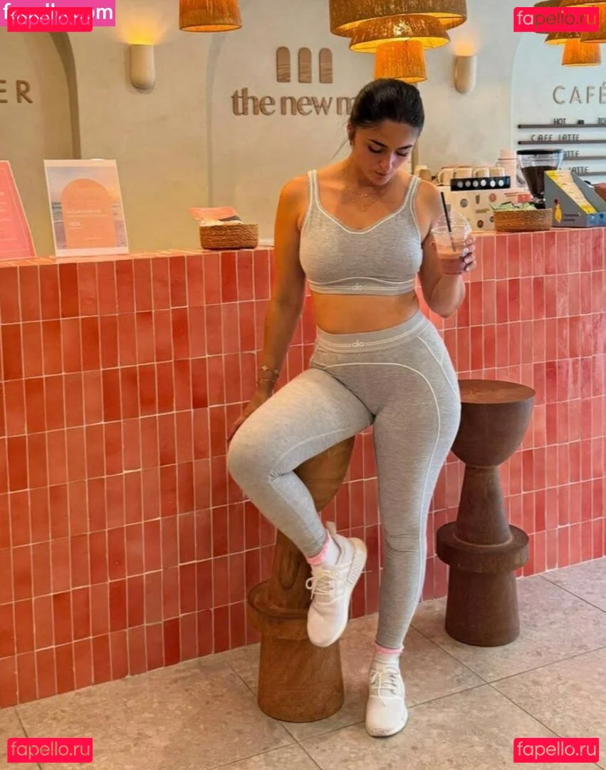 Lenna Vivas Onlyfans Photo Gallery 