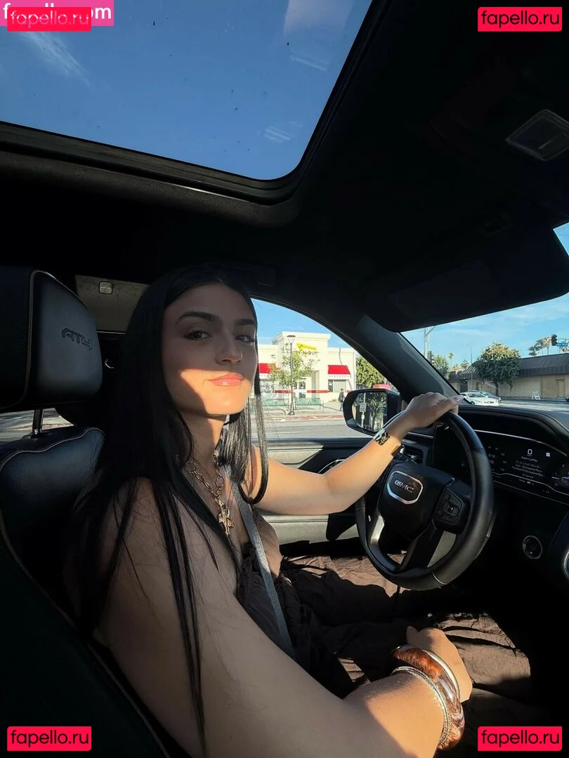 Lenna Vivas Onlyfans Photo Gallery 