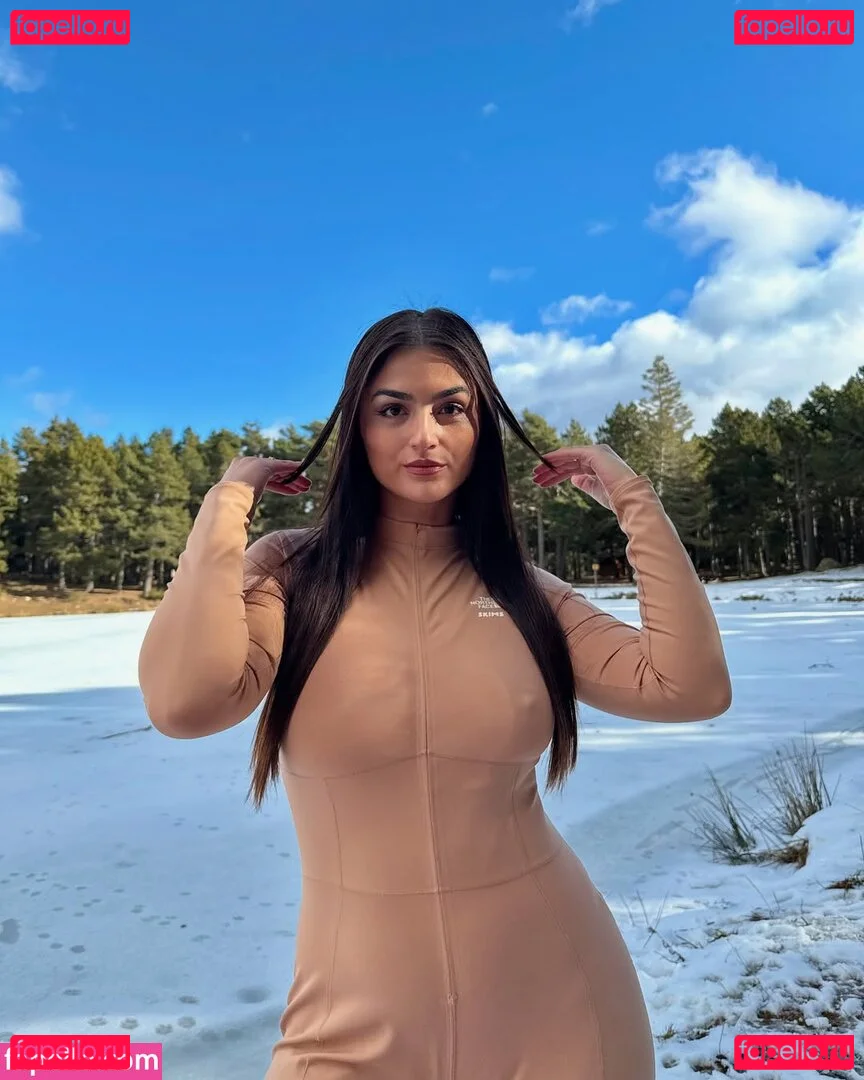 Lenna Vivas Onlyfans Photo Gallery 