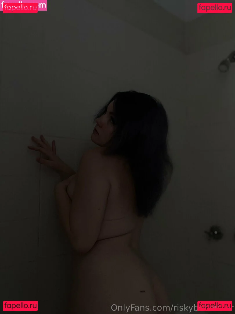 riskybehav1or Onlyfans Photo Gallery 