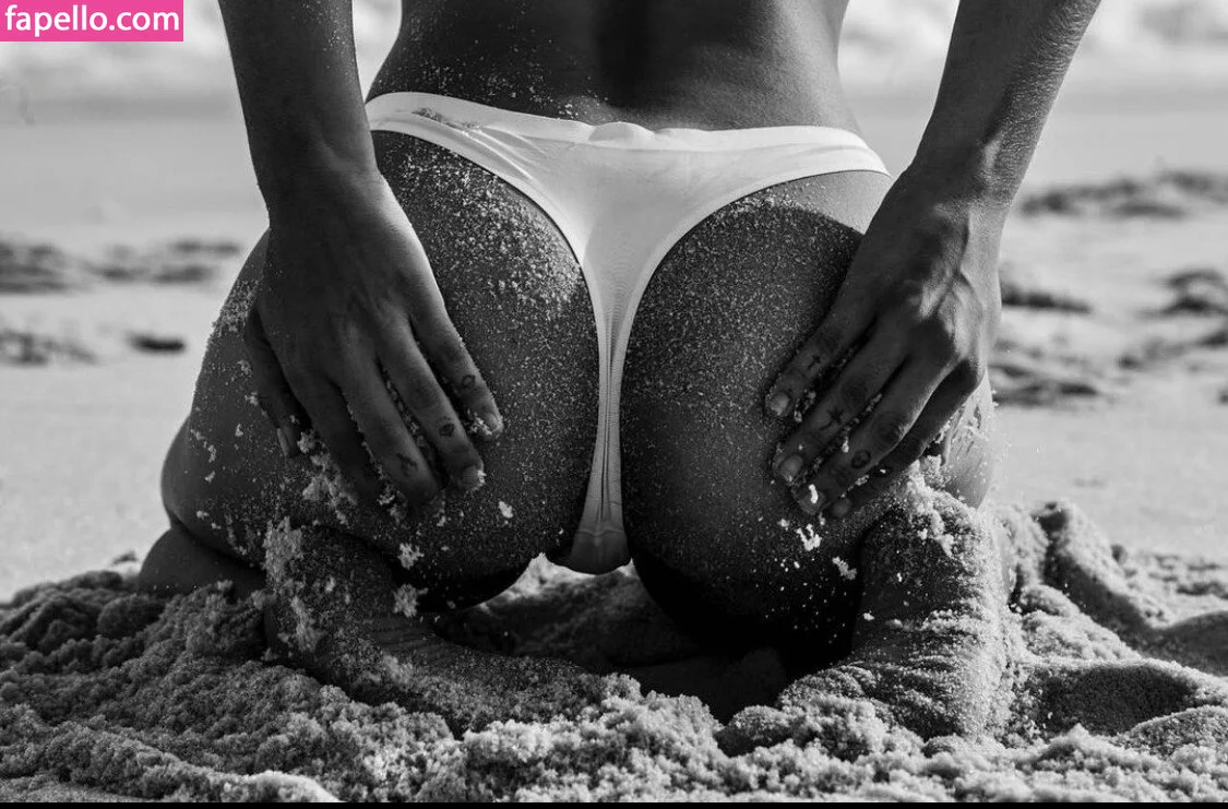 becalansky Onlyfans Photo Gallery 