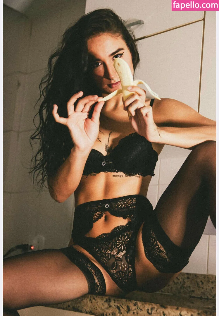 becalansky Onlyfans Photo Gallery 