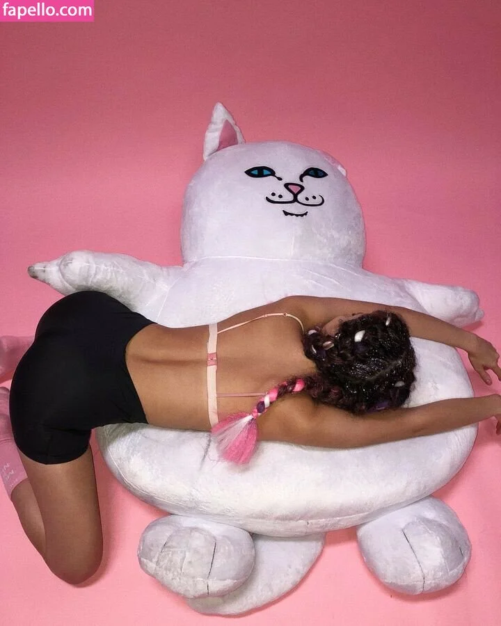 Teo Marcella Onlyfans Photo Gallery 