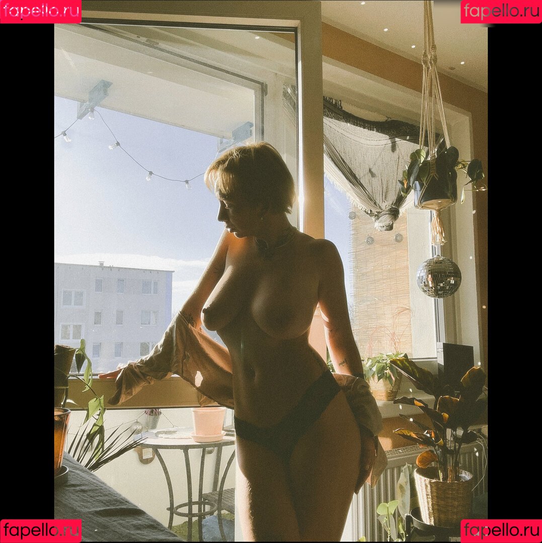 thisislannique Onlyfans Photo Gallery 