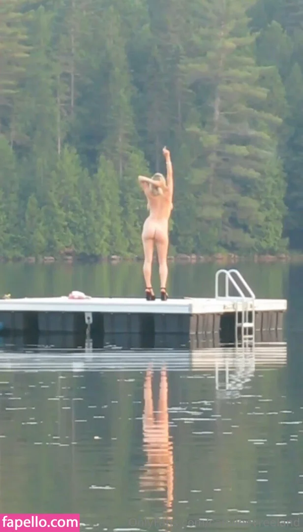 carolinevreeland Onlyfans Photo Gallery 