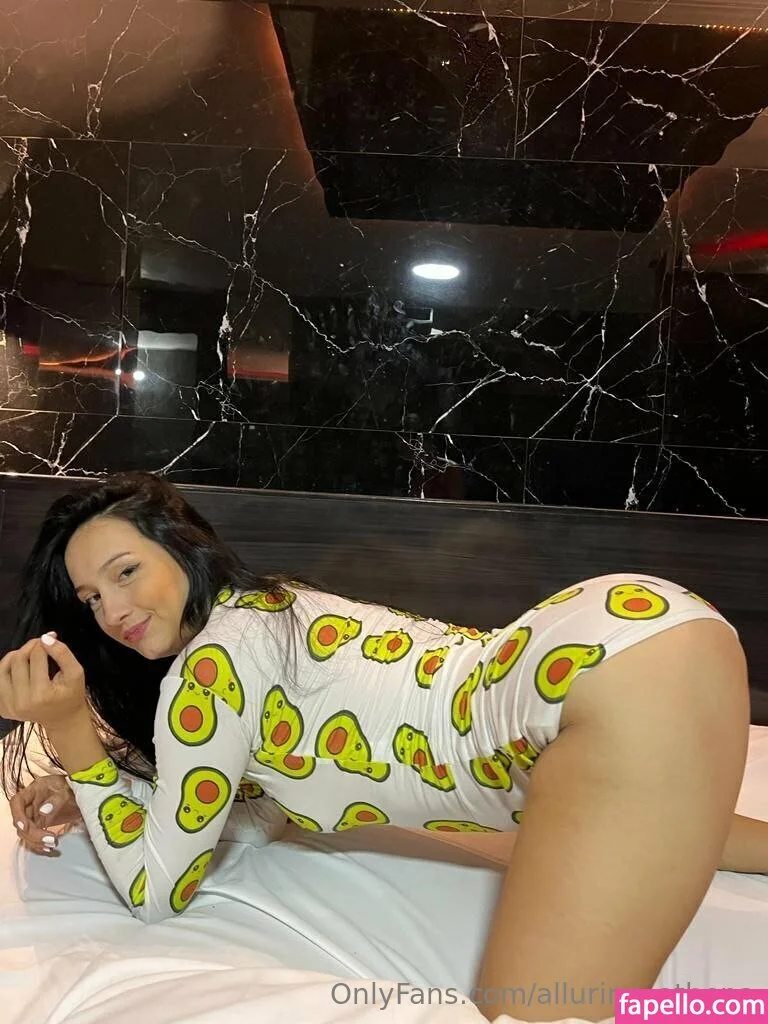 alluring_athena Onlyfans Photo Gallery 