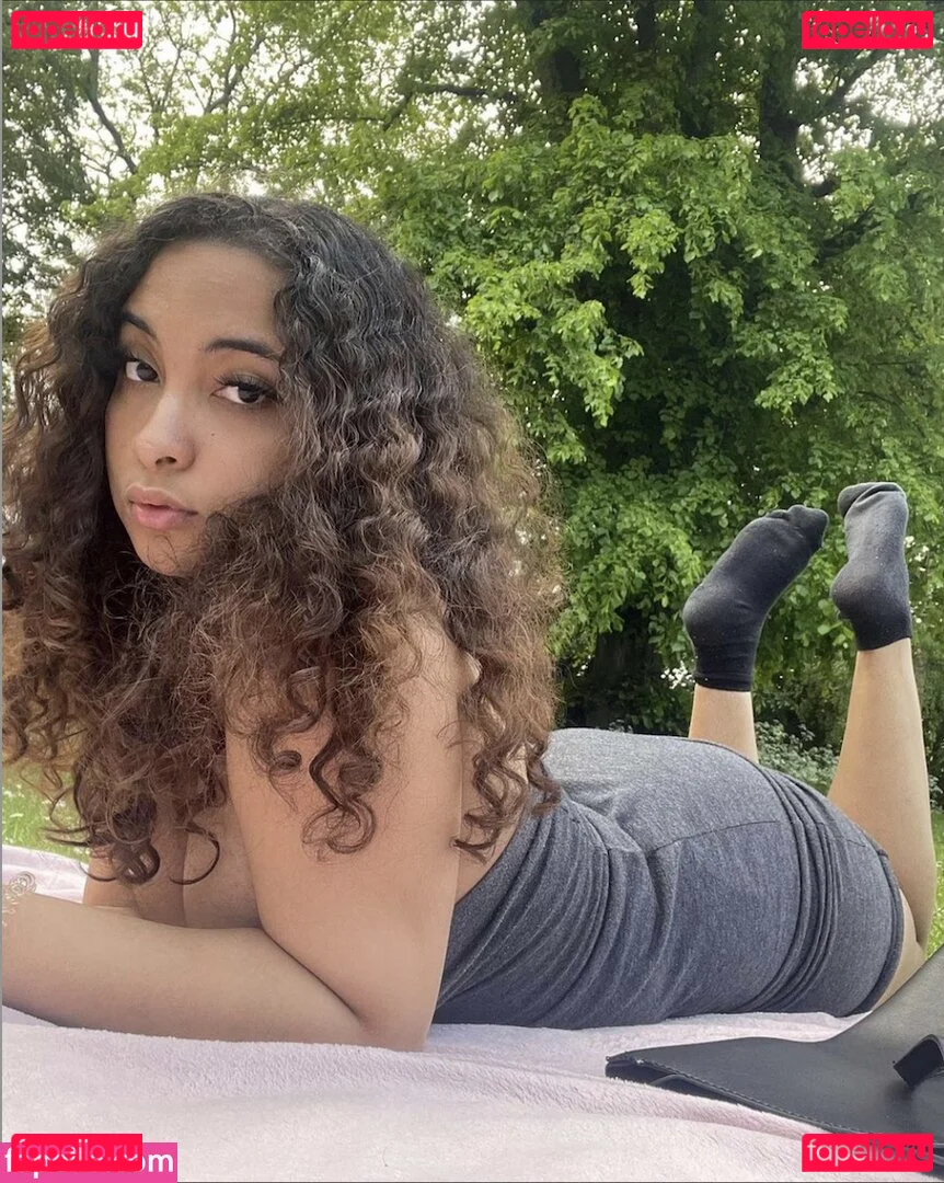 juli5ette Onlyfans Photo Gallery 