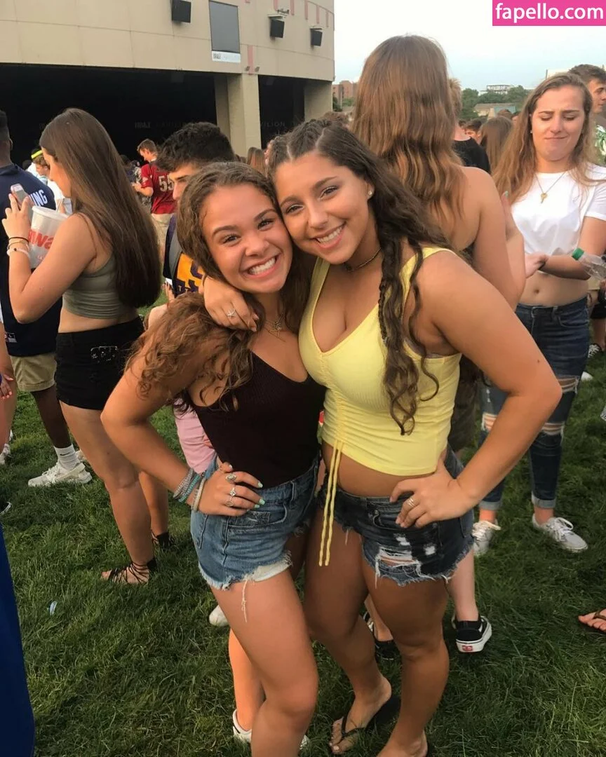 Julia & Olivia Onlyfans Photo Gallery 