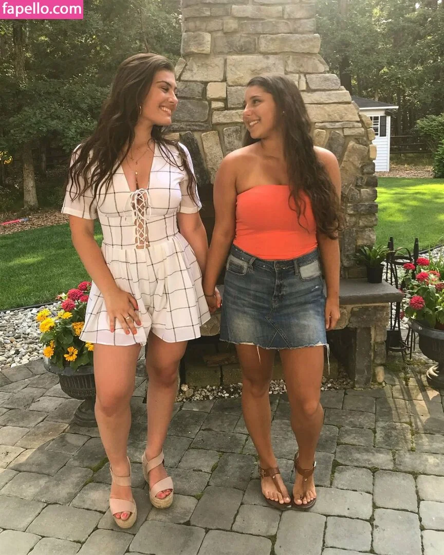 Julia & Olivia Onlyfans Photo Gallery 