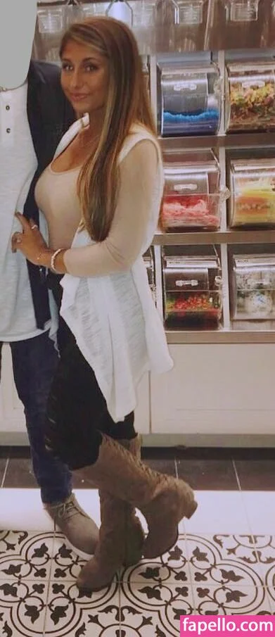 Julia & Olivia Onlyfans Photo Gallery 