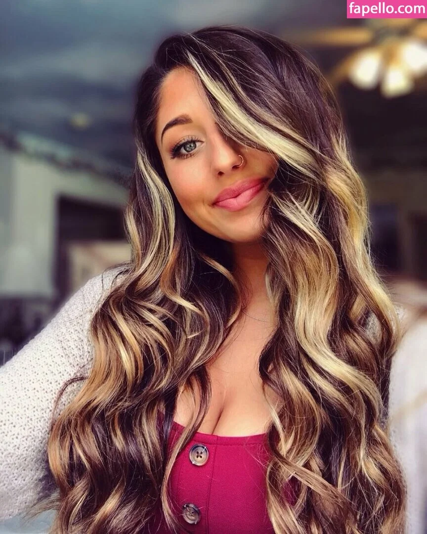 Julia & Olivia Onlyfans Photo Gallery 