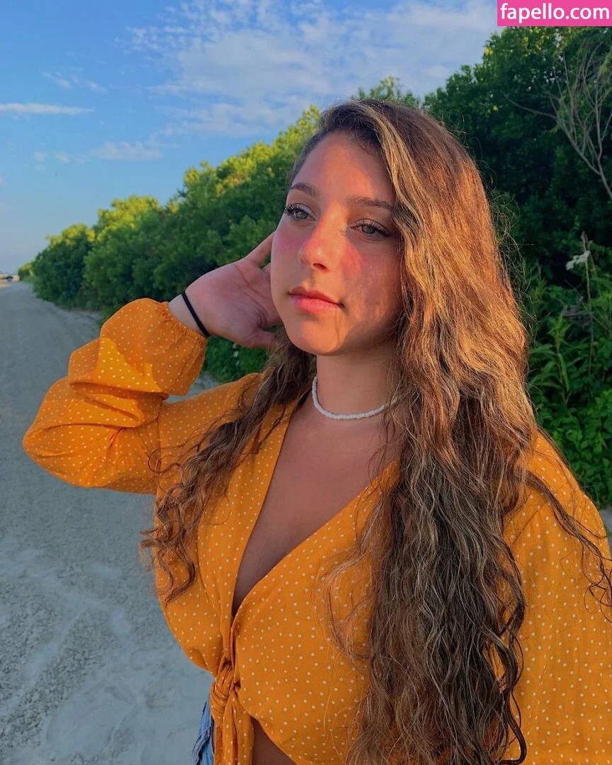 Julia & Olivia Onlyfans Photo Gallery 