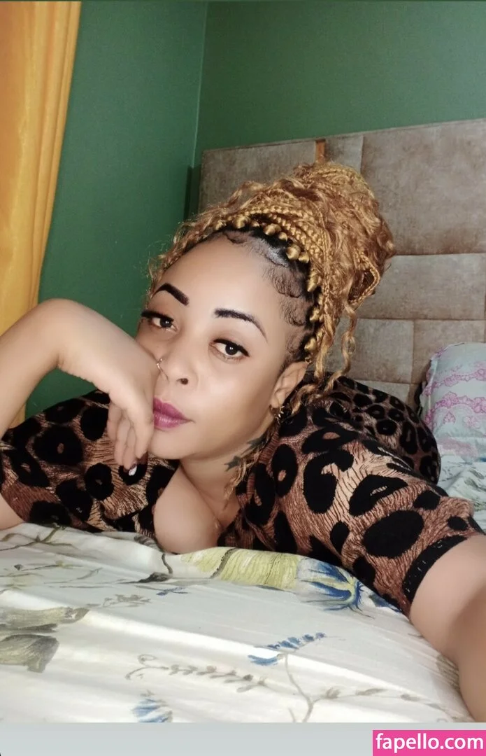 Saadahali5 Onlyfans Photo Gallery 