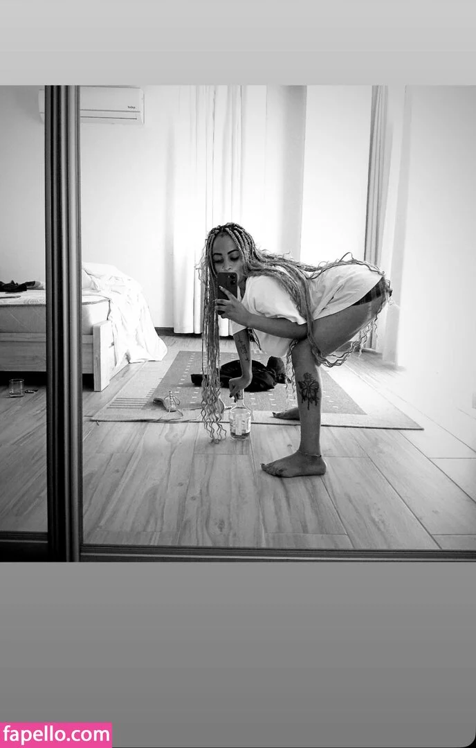 Saadahali5 Onlyfans Photo Gallery 