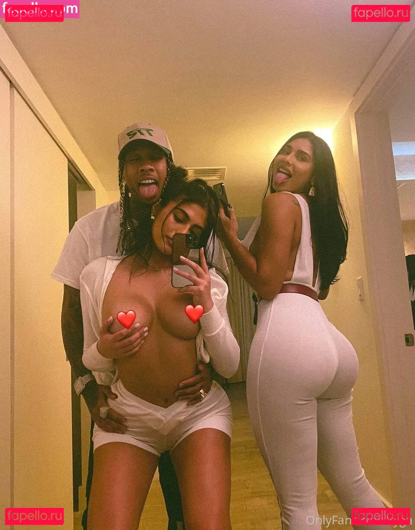 Tsuki SG Onlyfans Photo Gallery 