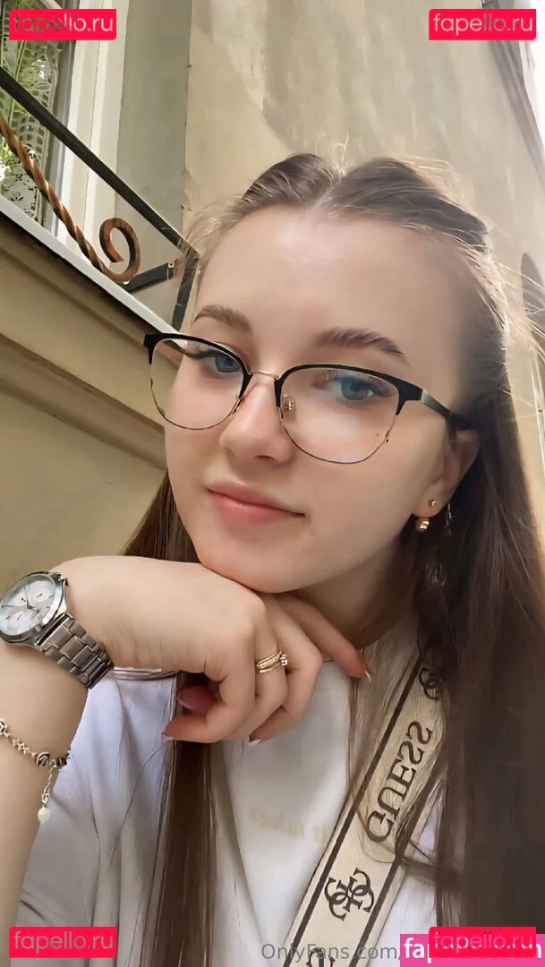 mianextdooor Onlyfans Photo Gallery 