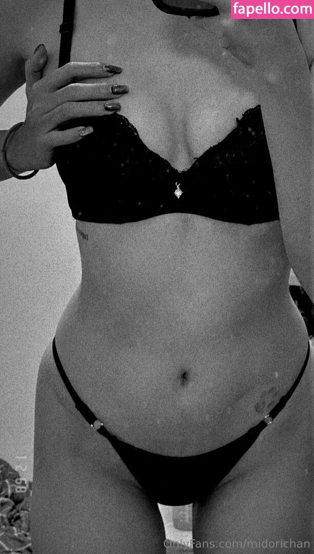 midorichan Onlyfans Photo Gallery 