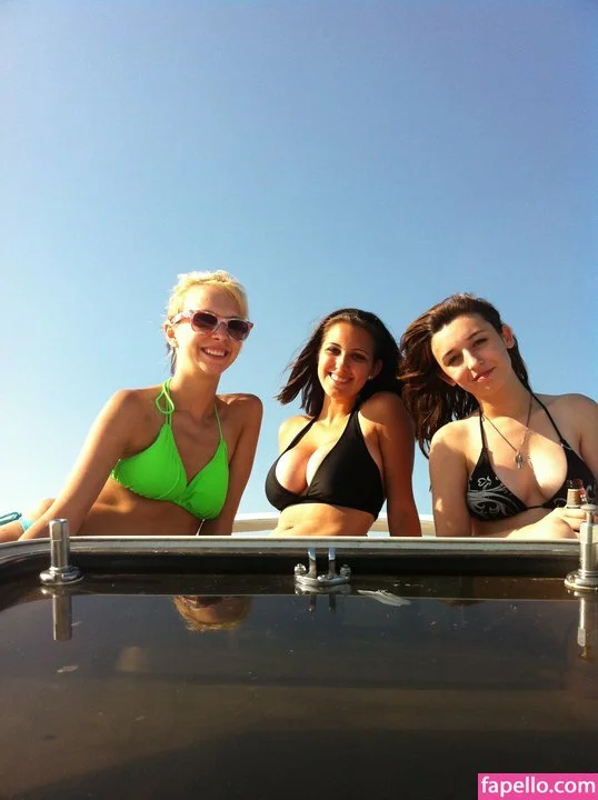 Amanda Dodson Thompson Onlyfans Photo Gallery 