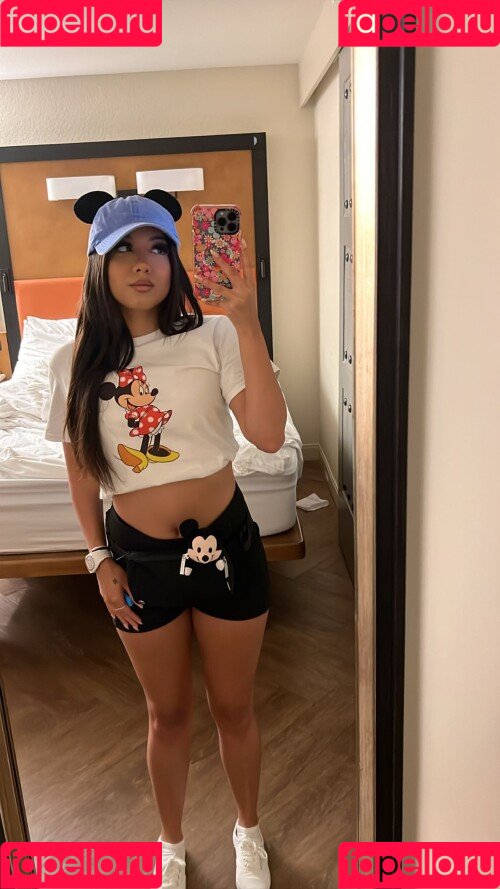 SassySounds ASMR Onlyfans Photo Gallery 