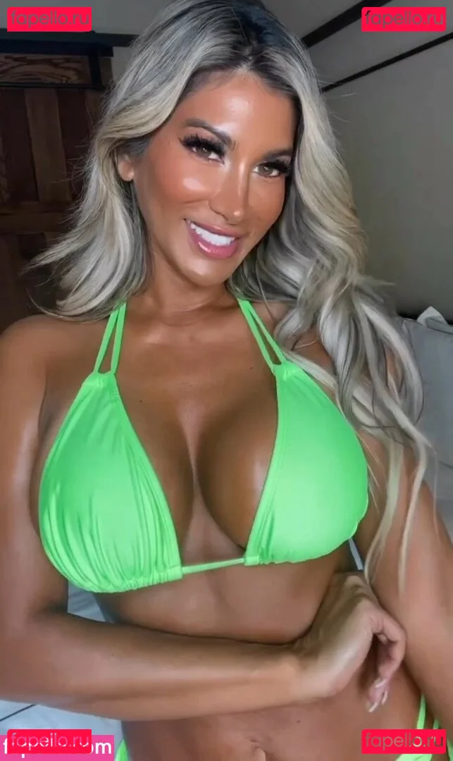 Shendelle Mullane Onlyfans Photo Gallery 