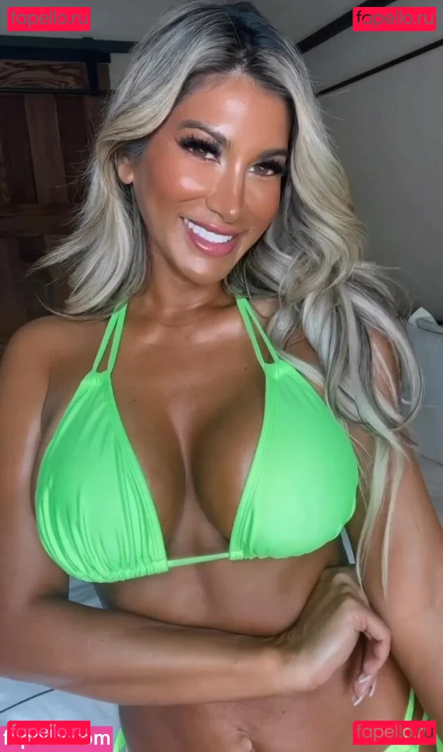 Shendelle Mullane Onlyfans Photo Gallery 