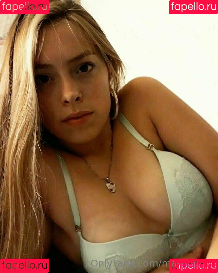 mariahh23 Onlyfans Photo Gallery 