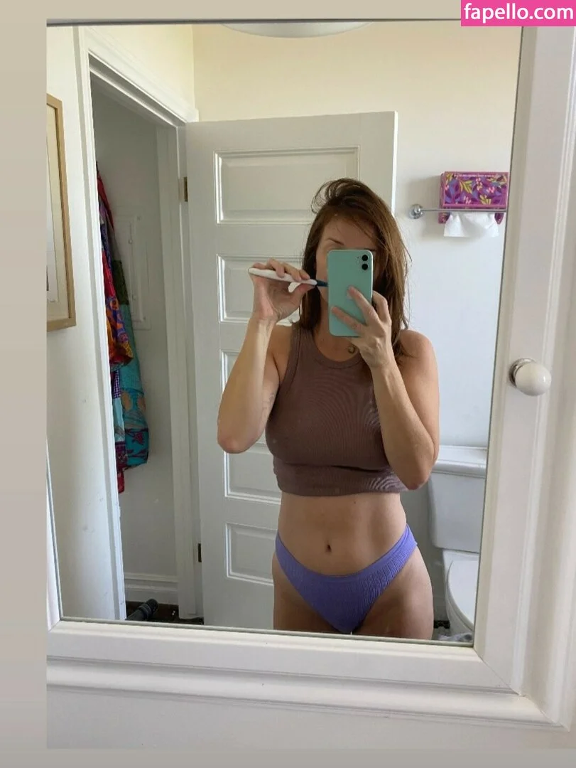 Kelli Garner Onlyfans Photo Gallery 