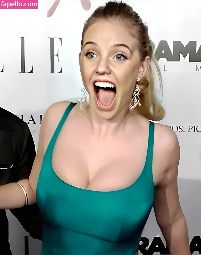 Kelli Garner Onlyfans Photo Gallery 